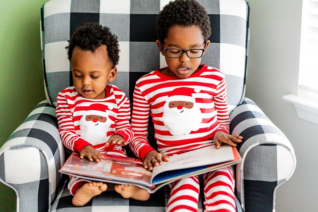children reading together